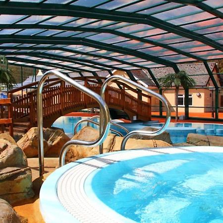 Cardigan Bay Holiday Park Екстер'єр фото