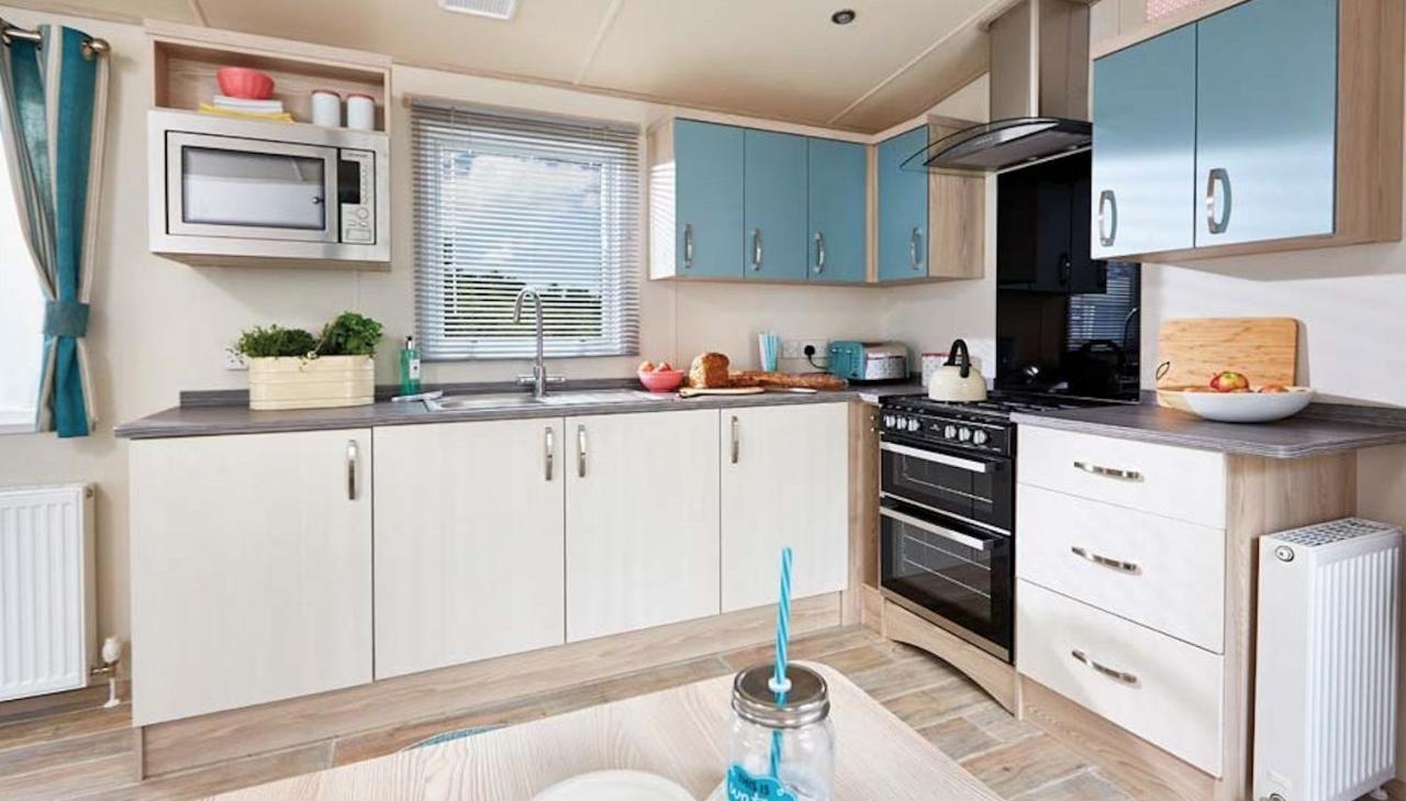 Cardigan Bay Holiday Park Екстер'єр фото