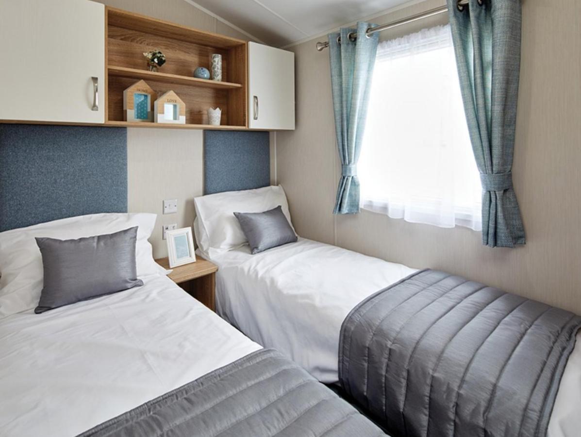 Cardigan Bay Holiday Park Екстер'єр фото