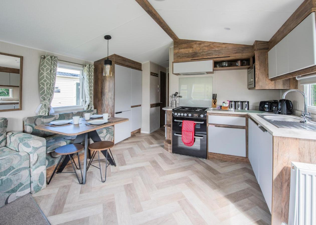 Cardigan Bay Holiday Park Екстер'єр фото