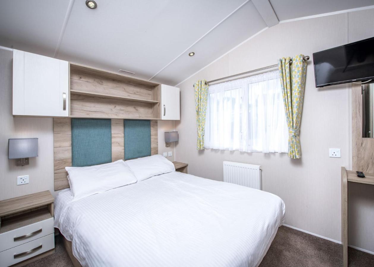 Cardigan Bay Holiday Park Екстер'єр фото