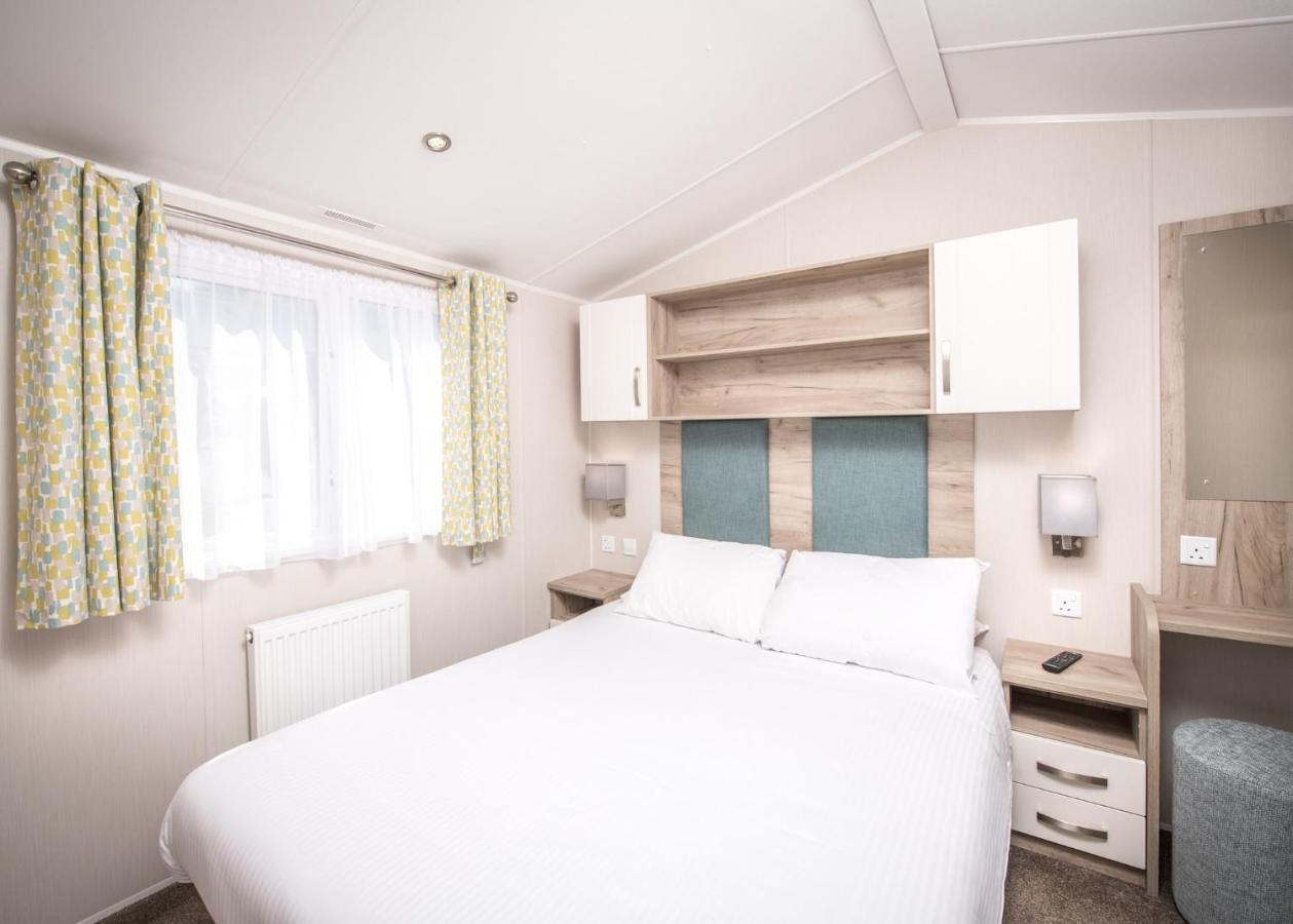 Cardigan Bay Holiday Park Екстер'єр фото