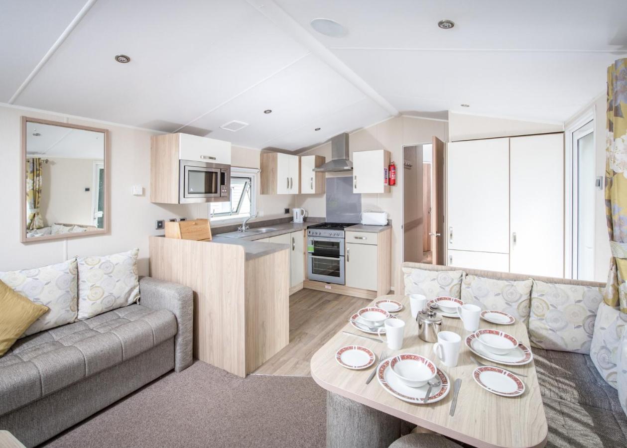 Cardigan Bay Holiday Park Екстер'єр фото