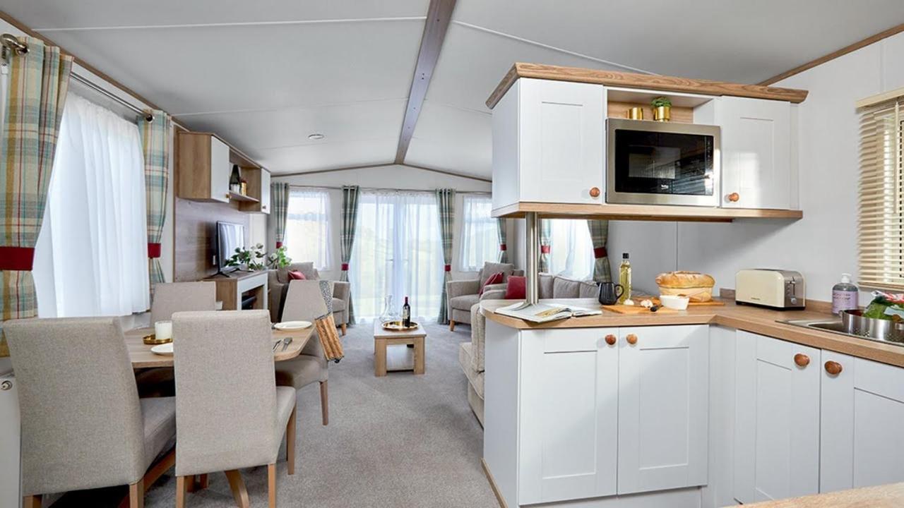 Cardigan Bay Holiday Park Екстер'єр фото