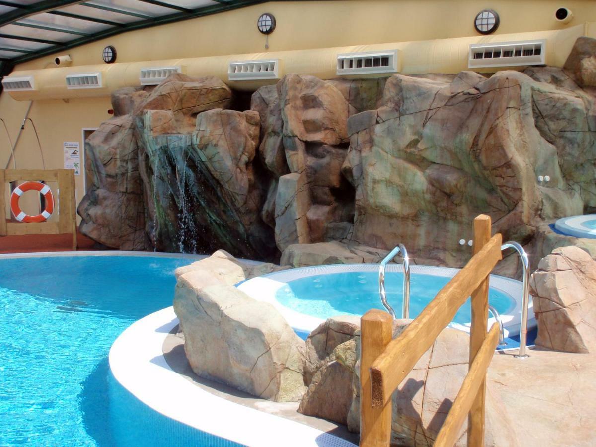 Cardigan Bay Holiday Park Екстер'єр фото